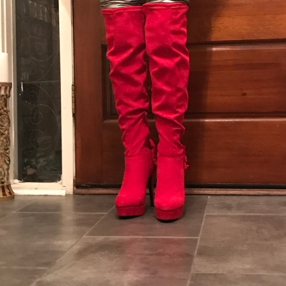 Woman’s knee high suede stiletto 3” heel red boot size 8